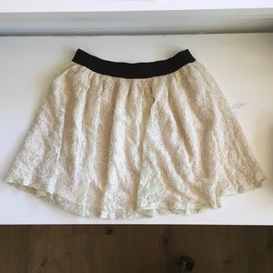 Forever21 lace skirt SIZE S